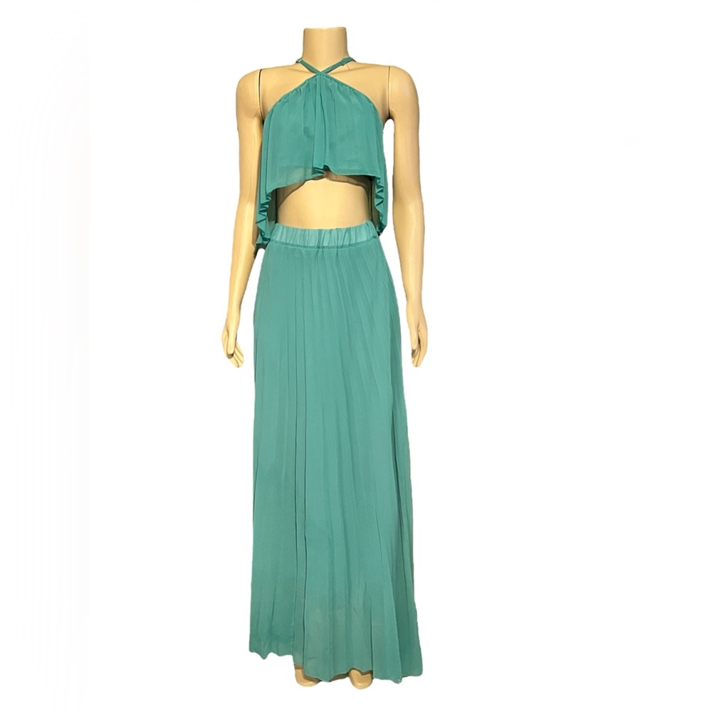 Gorgeous Dolls 2 PC. Pleated Skirt with Pleated Crop Top